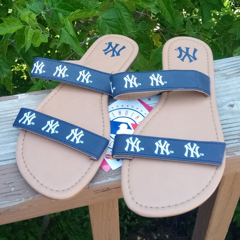 MLB New York Yankees double strap slide sandals sz S NEW